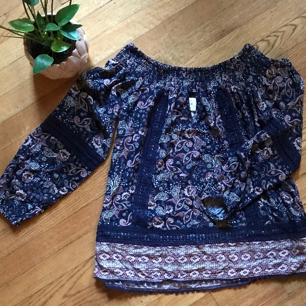 KNOX ROSE • Paisley Print Keyhole Top